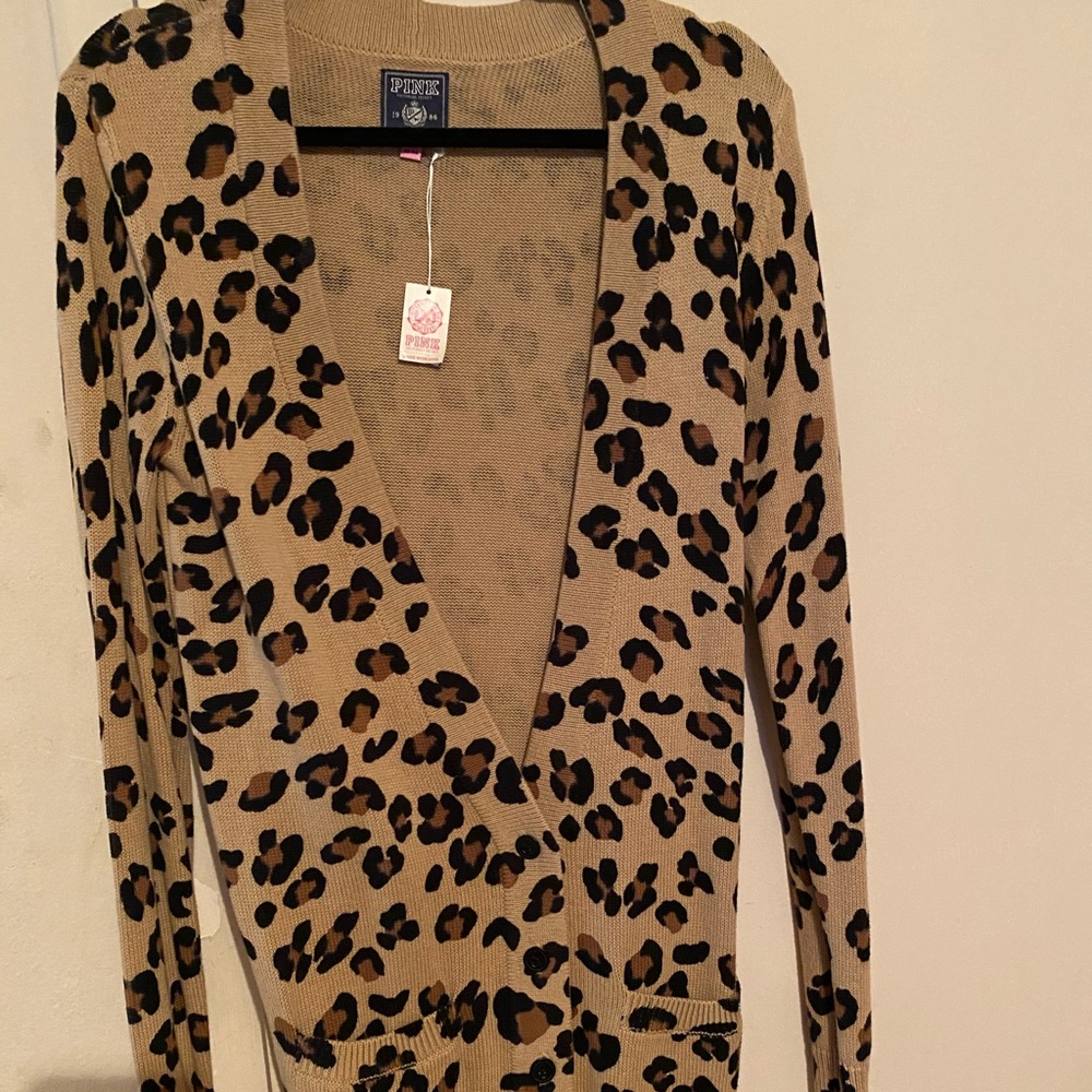 Leopard Pink Victoria Secret sweater brand new!!!!